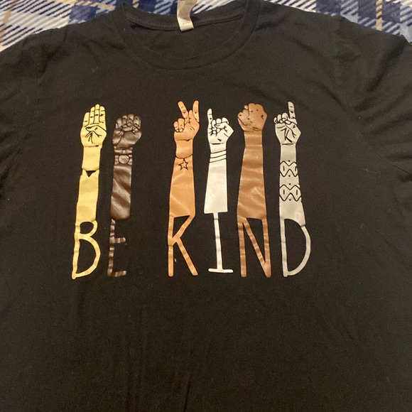 Be Kind Sign Language Tee - Picture 1 of 2